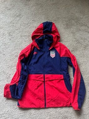 Nike Women’s USWNT Red & Navy USA Hooded Windbreaker Jacket
